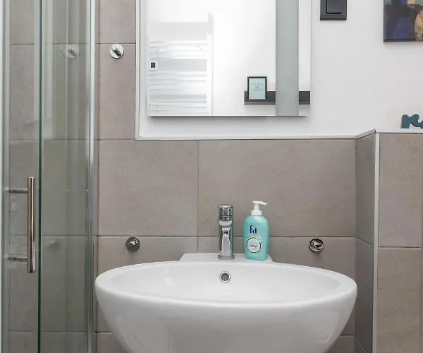 Sanja דירה פוסטיר