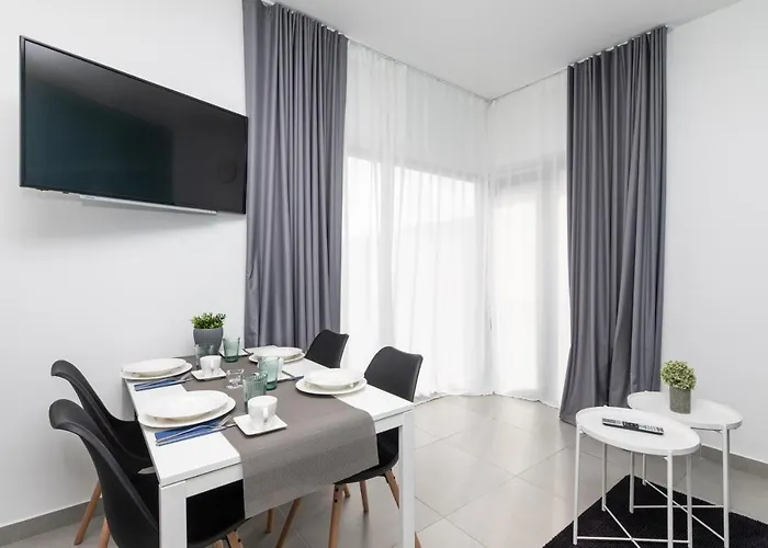 דירה Sanja פוסטיר