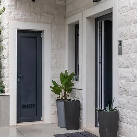 Sanja Apartment Postira